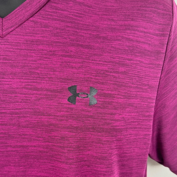 ✨3/$25✨ Under Armour Men's Maroon V-Neck Tee - L - Picture 3 of 8